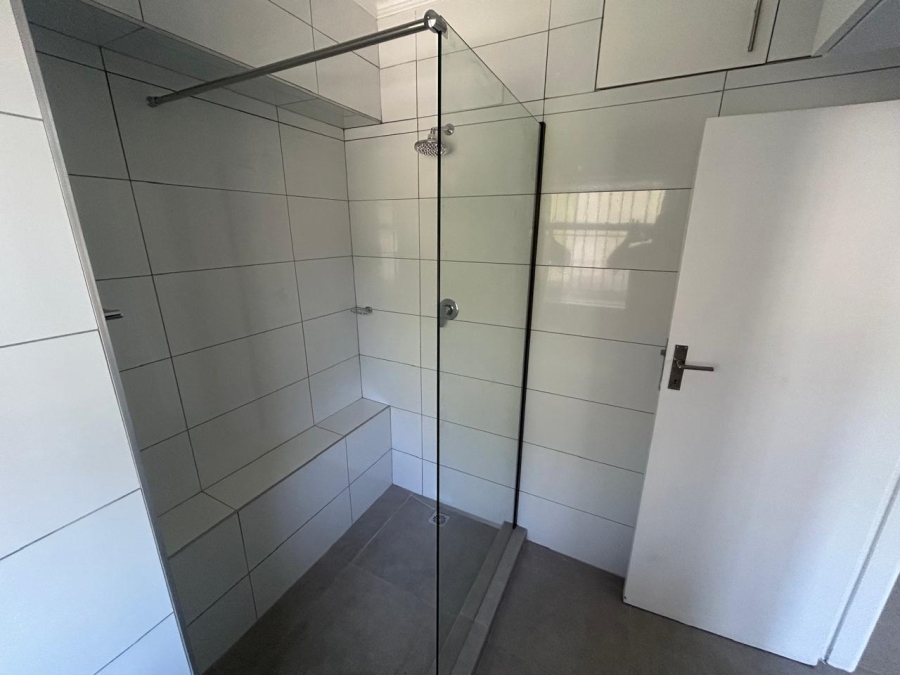 To Let 1 Bedroom Property for Rent in Sea Point Western Cape